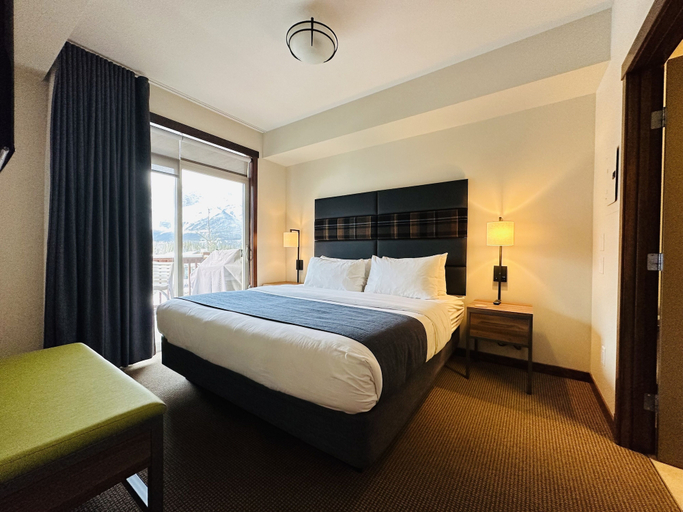 Bedroom 2, Mountain Retreat - Heated Pool & Hot-tub & Sauna, Division No. 15