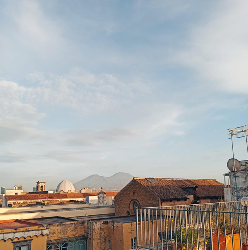 Others 5, La terrazza delle fate, Napoli
