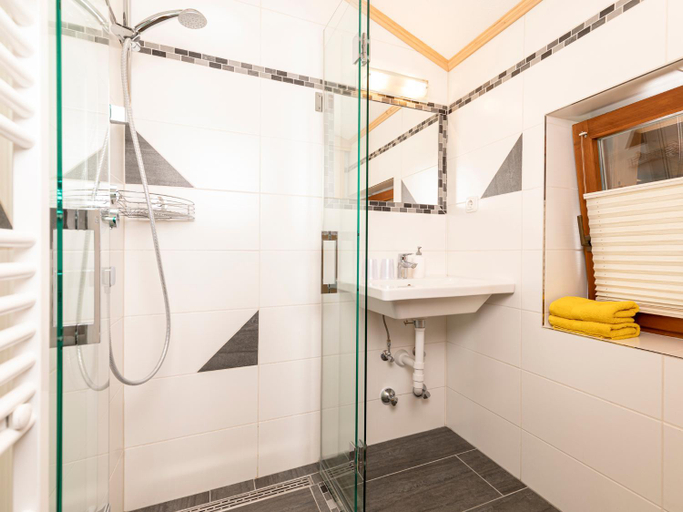 Bathroom 3, Gästehaus Tramberger, Kufstein