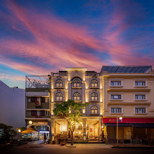 Golden Star Hotel & Apartment, District 7