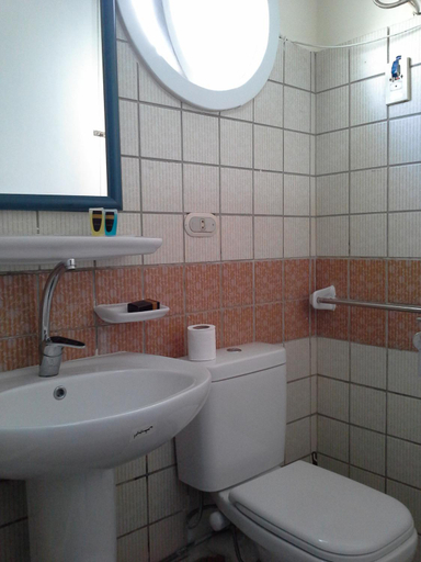 Bathroom 4, Alexander The Great Hotel, Alexandria