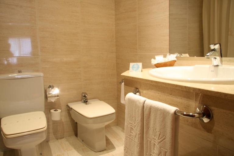 Bathroom 4, Hotel Ipanema, Pontevedra