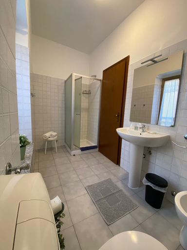 Bathroom 4, Domus Hotel, Torino