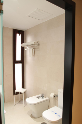Bathroom 4, Hotel Alcantara, Cáceres