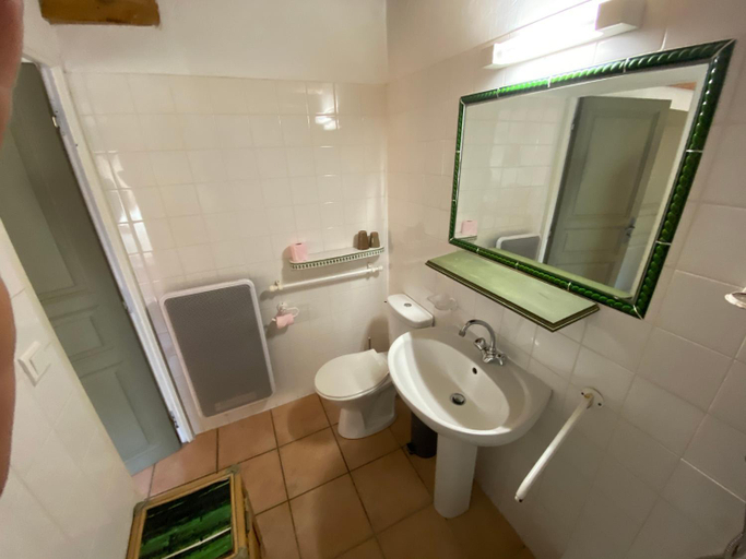 Bathroom 2, Orangerie de Cardet - Maison d'hotes - B&B, Gard