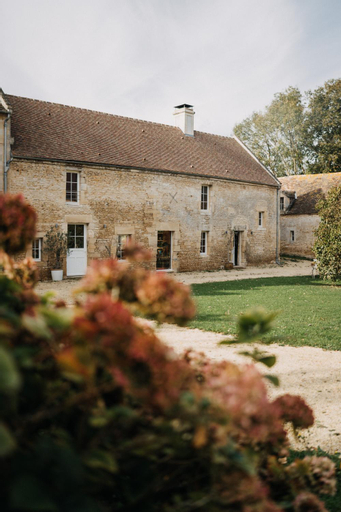 Exterior 5