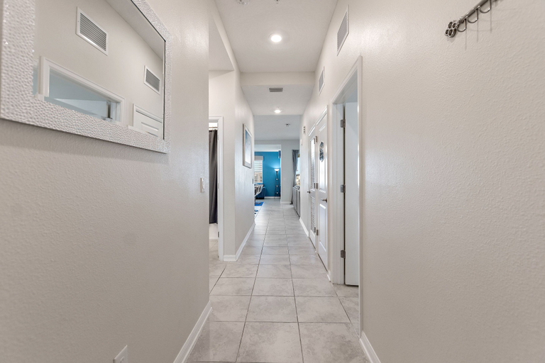 Others 5, 2bd Top Floor Condo Overlooking Pool by Shine Villas, Osceola