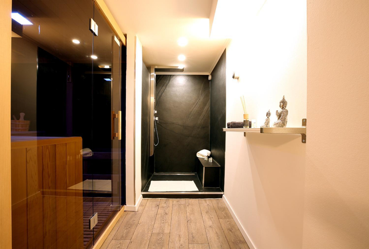 Others 4, Marias Guest House, Liège