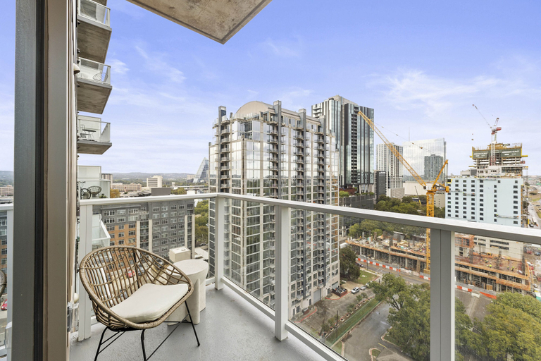 Others 5, Luxe Rainey St High Rise | Heated Pool | Gym | ATX, Travis