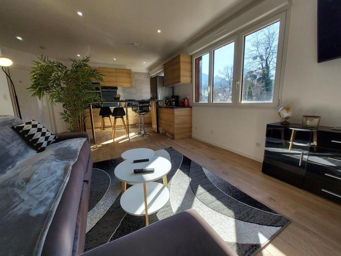 Others 5, Superbe appartement au centre de St Jorioz, Haute-Savoie