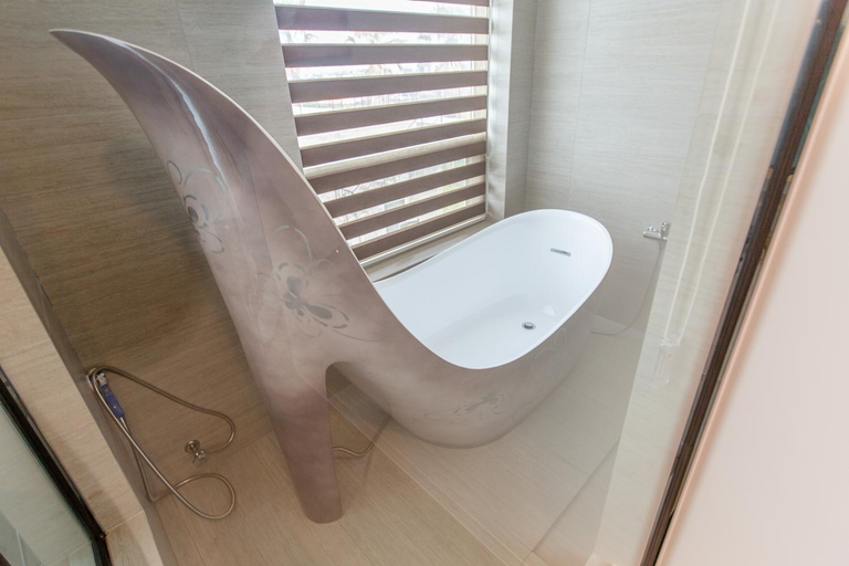 Bathroom 4, jeju lunamar pension, Jeju
