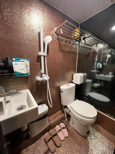 Bathroom 4