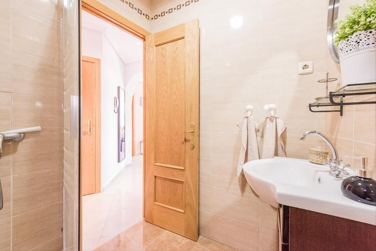 Bathroom, Sunny Loft Historic District - Sol, Madrid