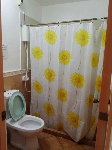 Bathroom 14