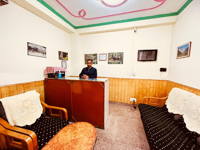 Public Area 2, Hotel Snow Mountain Mall Road, Kullu