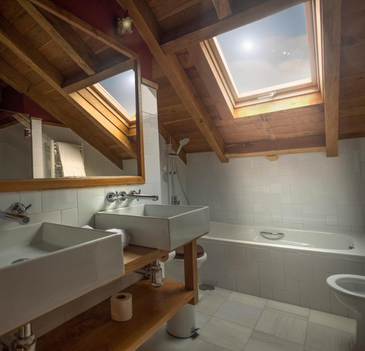 Bathroom 3, Hotel Palacio de Arce, Cantabria