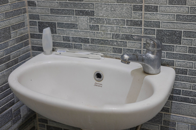 Bathroom 3, Asri Guesthouse, Lombok