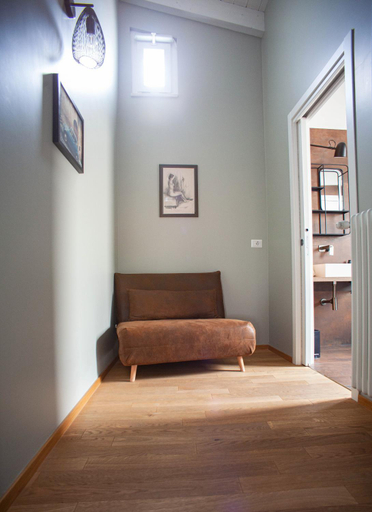 Others 3, Sisto Petite Maison, Bari