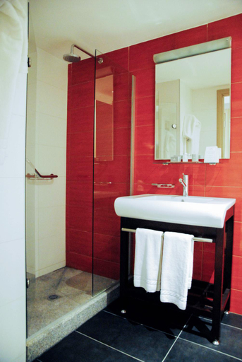 Bathroom 4, Regency Way Montevideo Hotel, Montevideo