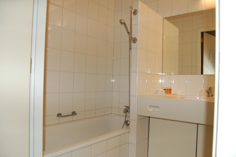 Bathroom 4, Hampshire Avenarius, Ruurlo