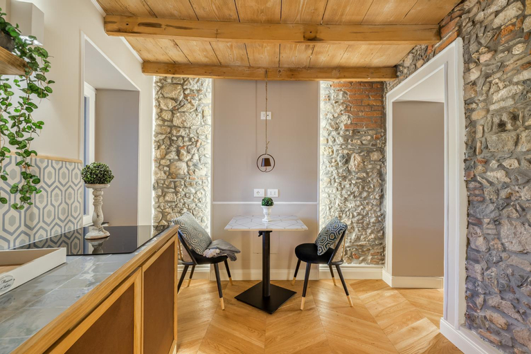 Others 4, Sweet Holidays - Lerici e 5 Terre, La Spezia