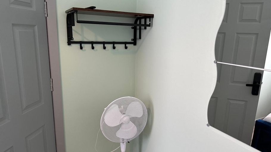 Others 5, Homestay in Walsall, Walsall