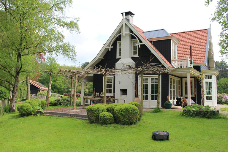 Others 4, Huize Koempoelan, Naarden