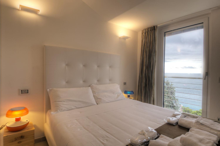 Others 4, Residenza Ginepri 69, Savona