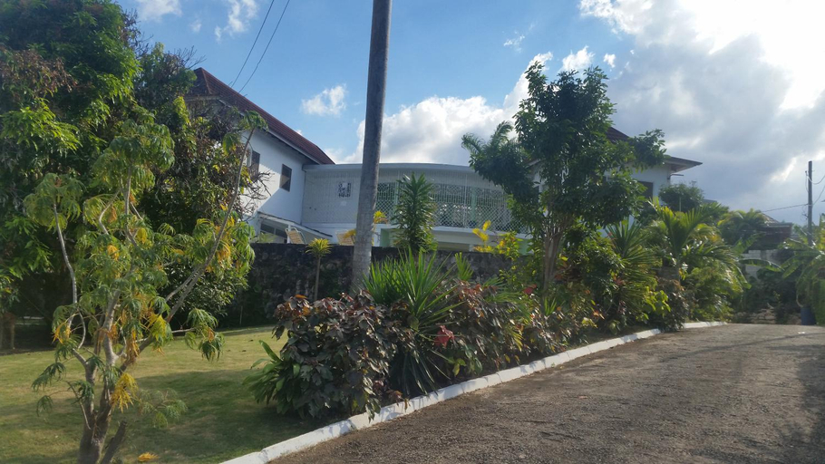 Exterior & Views 1, Chaudhry House Montego Bays- 2nd floor apt