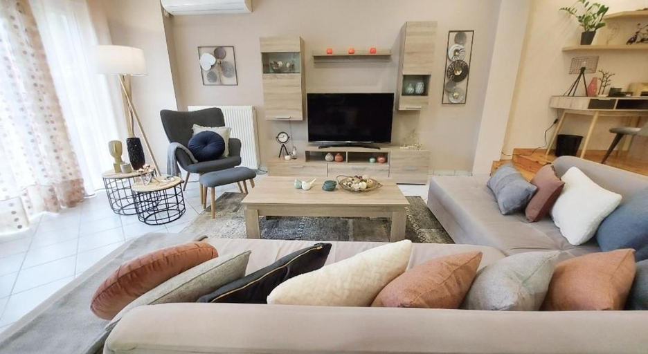 Others 2, Unique, Stylish Studio near Beaches, Attica