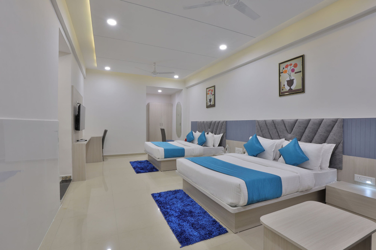 Bedroom 3, Hotel Premium Villa, Gandhinagar