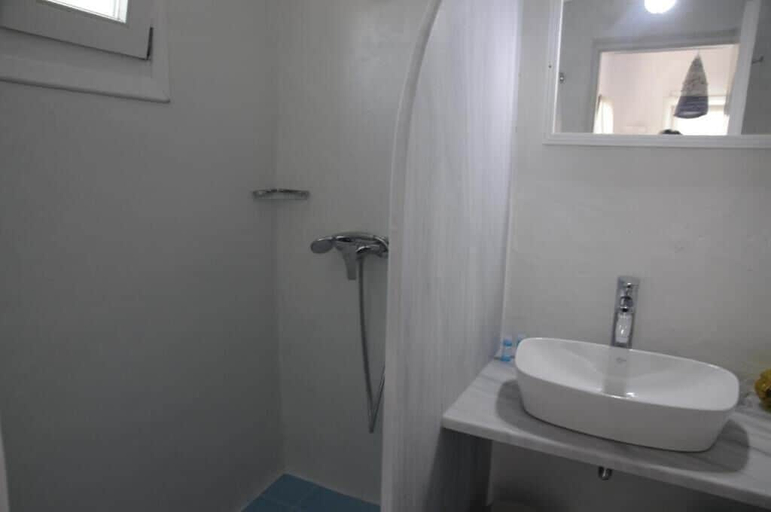 Bathroom 5, Andriani's Guest House, South Aegean