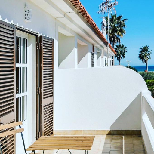 4, Beachfront Villa with Private Pool in Manta Rota, Vila Real de Santo António