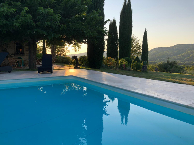 Others 5, Villa du defens, Vaucluse