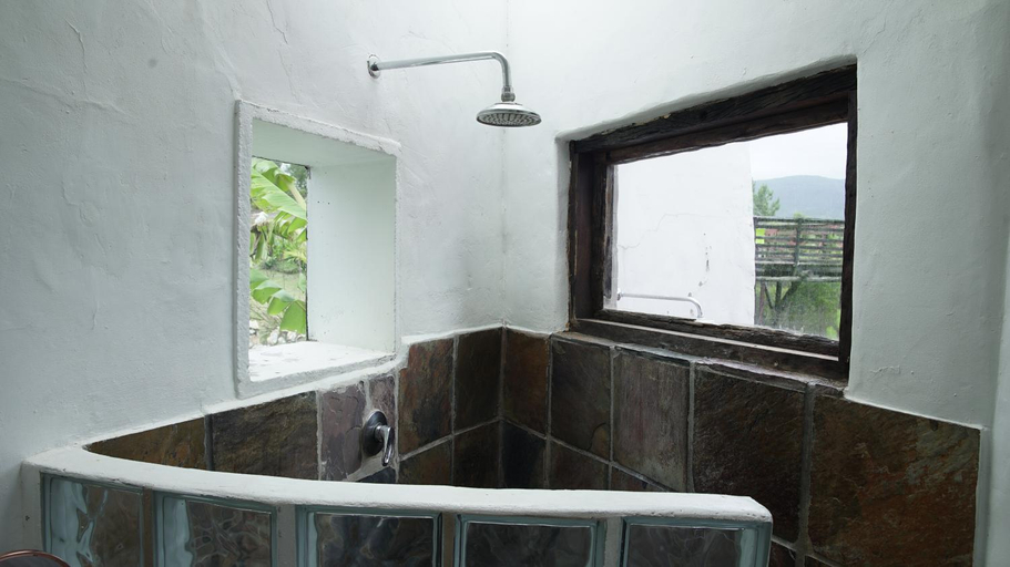 Bathroom 1, Rainforest Ridge Eco Resort, Eden