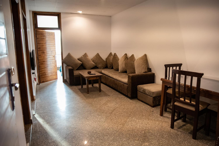 Facilities 4, Station House, Sant Katrin