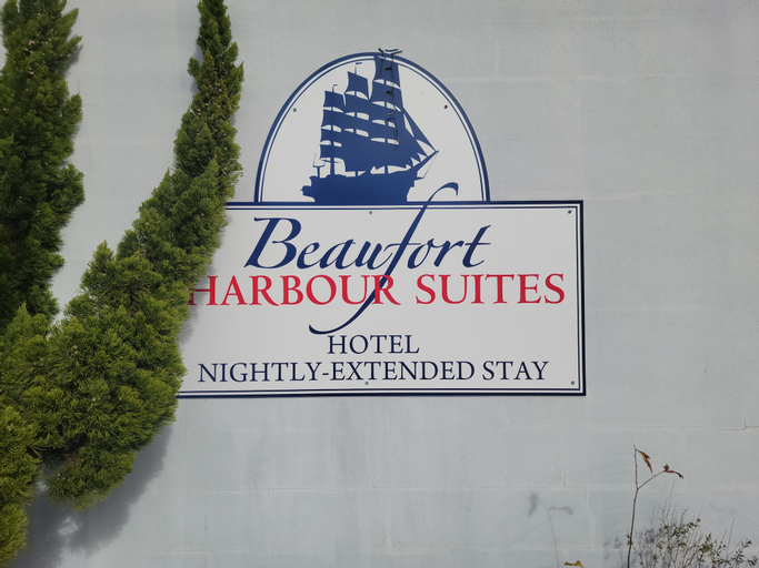 Beaufort Harbour Suites, Carteret
