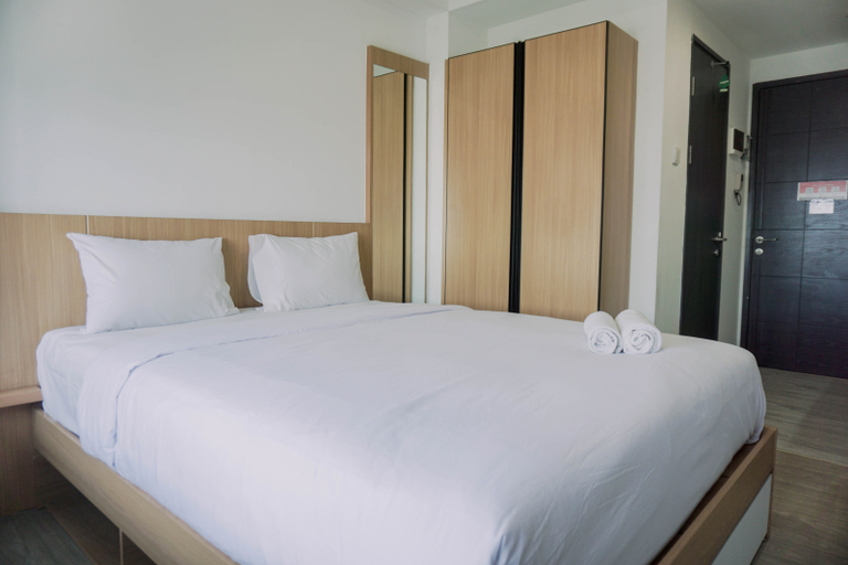 Others 2, Well Furnished and Comfy Studio Collins Boulevard Apartment By Travelio, Tangerang