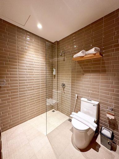 Bathroom 4