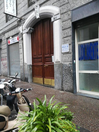 Others 2, Casa Napul'e, Napoli