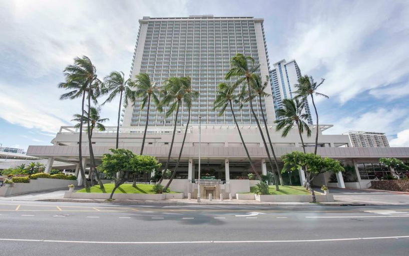 Exterior & Views 1, Ala Moana Hotel _ Ocean view with balcony, Honolulu