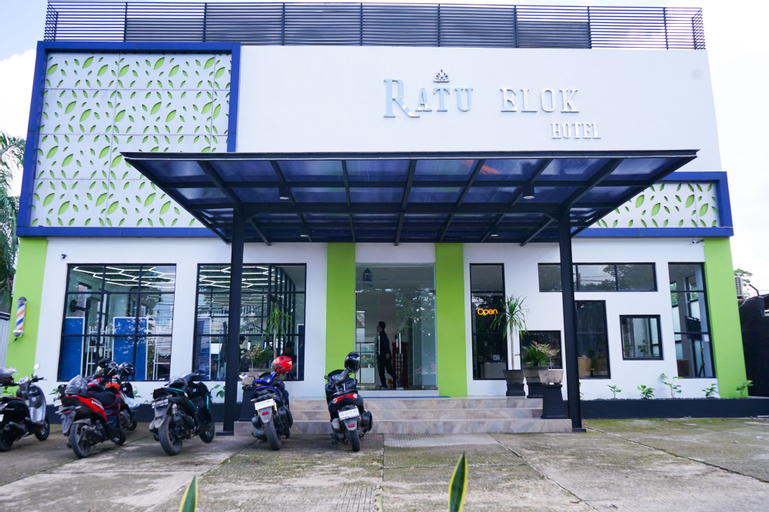 Urbanview Hotel Ratu Elok Syariah Banjarbaru by RedDoorz, Banjarbaru