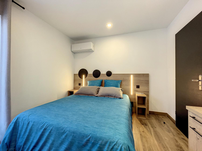 Others 4, Les villas du Golf Mougins, Alpes-Maritimes