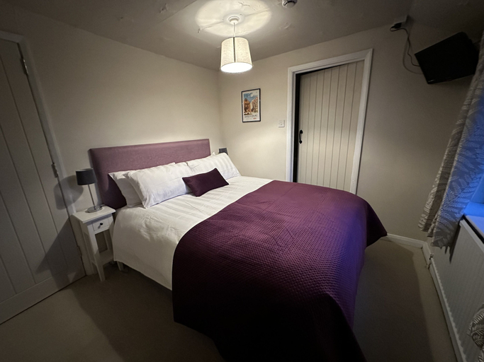 Bedroom, The White Horse Inn, Shropshire