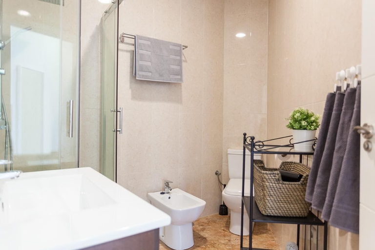 Others 2, Stunning Urban Apt. Historic District - Sol, Madrid