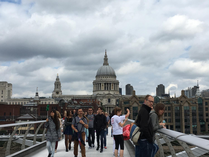Others 4, Room in Central London Overview Thames, London