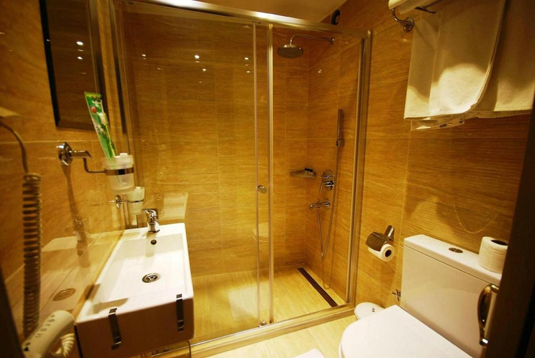 Bathroom 3, Deniz Otel, Kadıköy