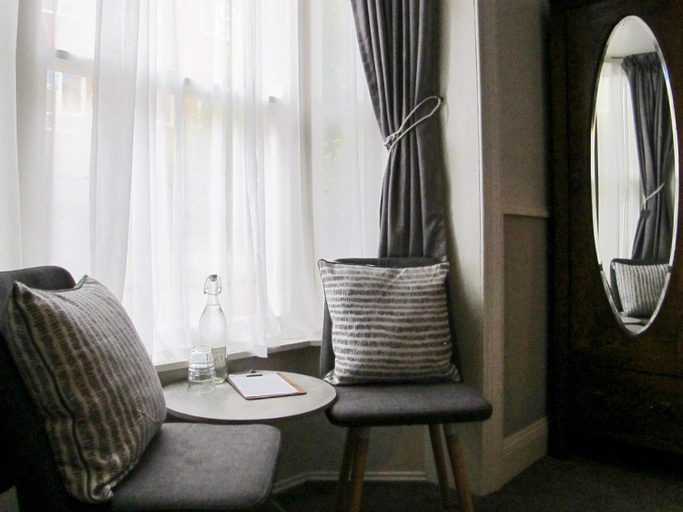 Others 3, Stone's Throw Guest House, Dorset