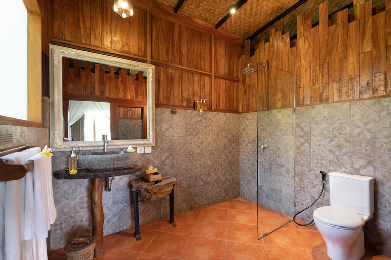 Bathroom 7