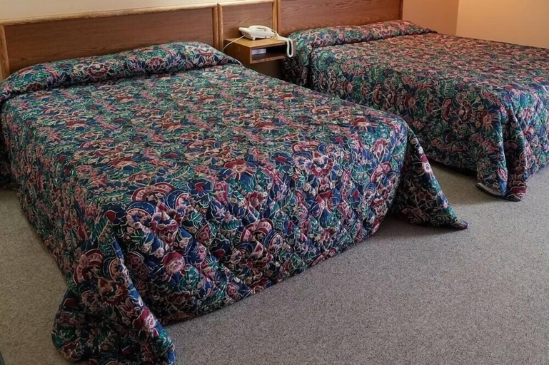Bedroom 5, Los Tres Gallos, Morrill